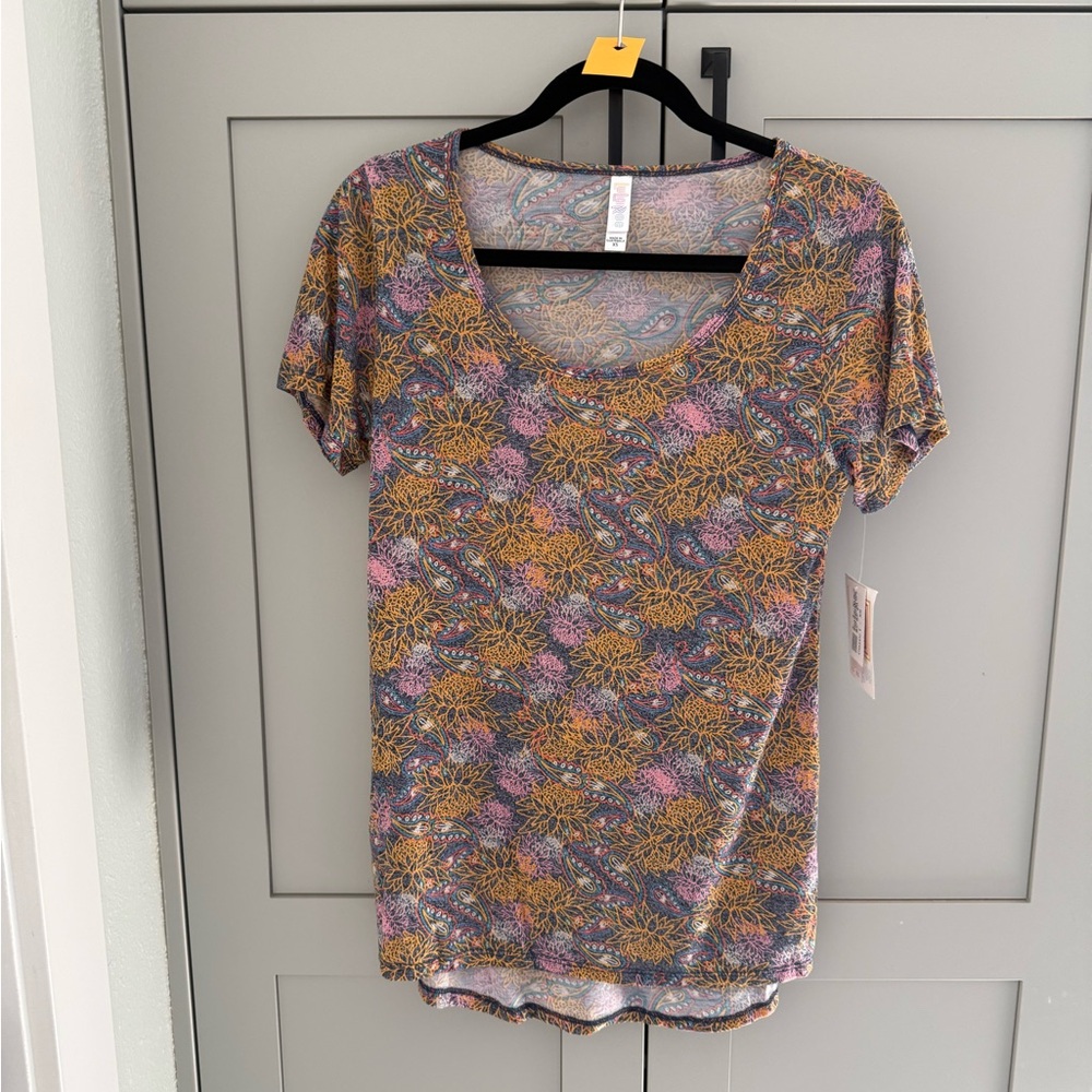 LuLaRoe Classic T (Multicolor Floral Short Sleeve Top)